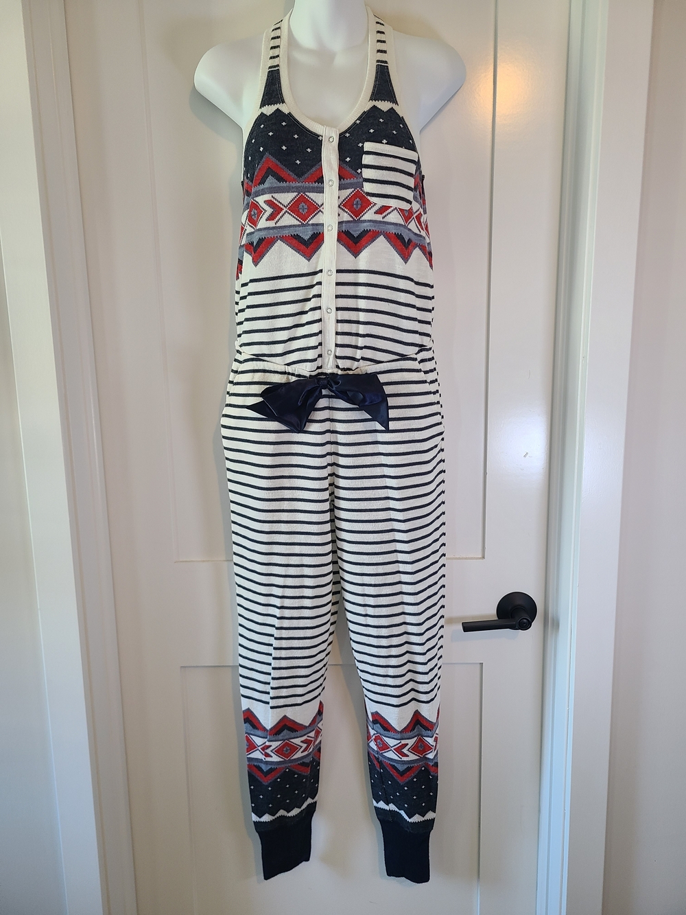 Abercrombie & Fitch White and Gold Sleepwear Label Top